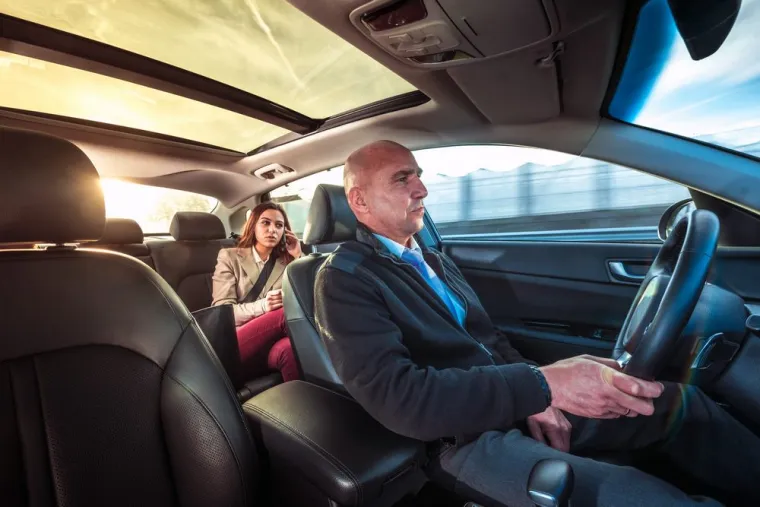 Location de voiture avec chauffeur pour une journée, Nice, Harmony Rides VTC