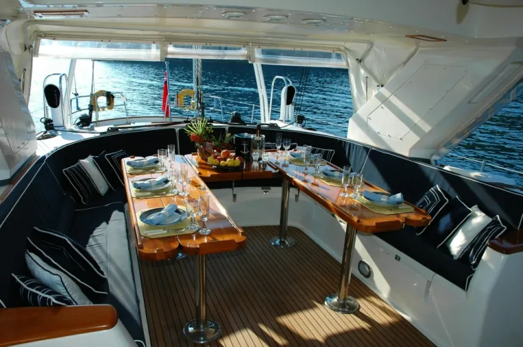 Vue intérieure d'un yacht