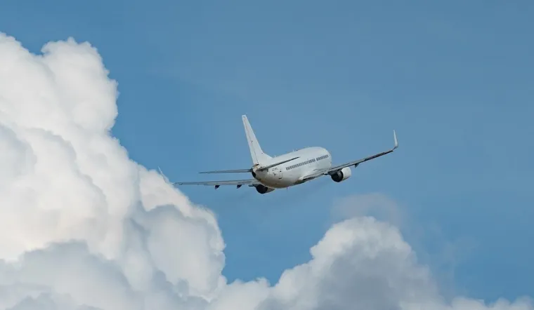 Transfert VTC depuis l’aéroport de Nice vers votre hôtel : confort et sérénité garantis